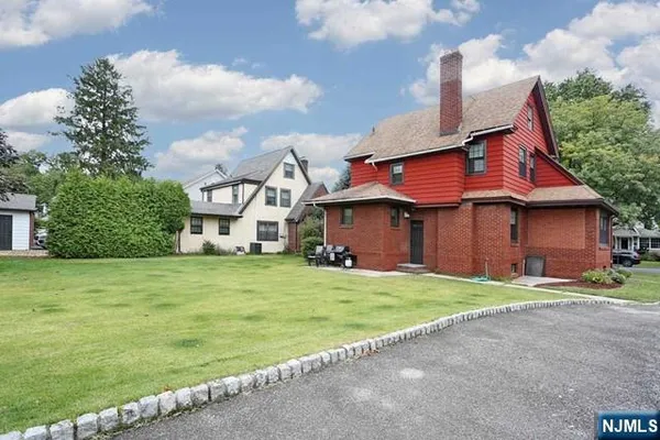 $4,500 | 220 Raymond Street, Hasbrouck Heights, NJ 07604