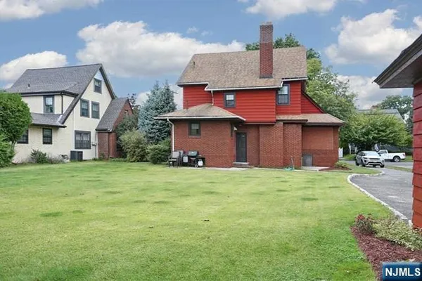 $4,500 | 220 Raymond Street, Hasbrouck Heights, NJ 07604