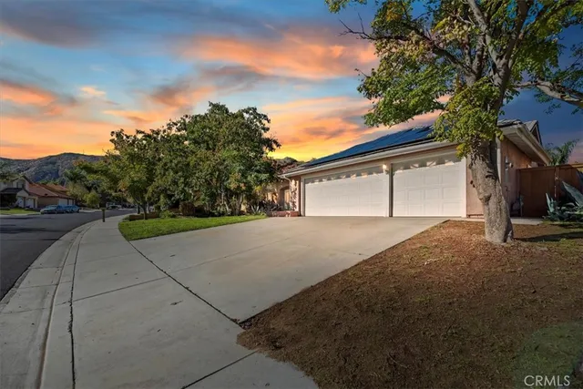 a house view with a outdoor space