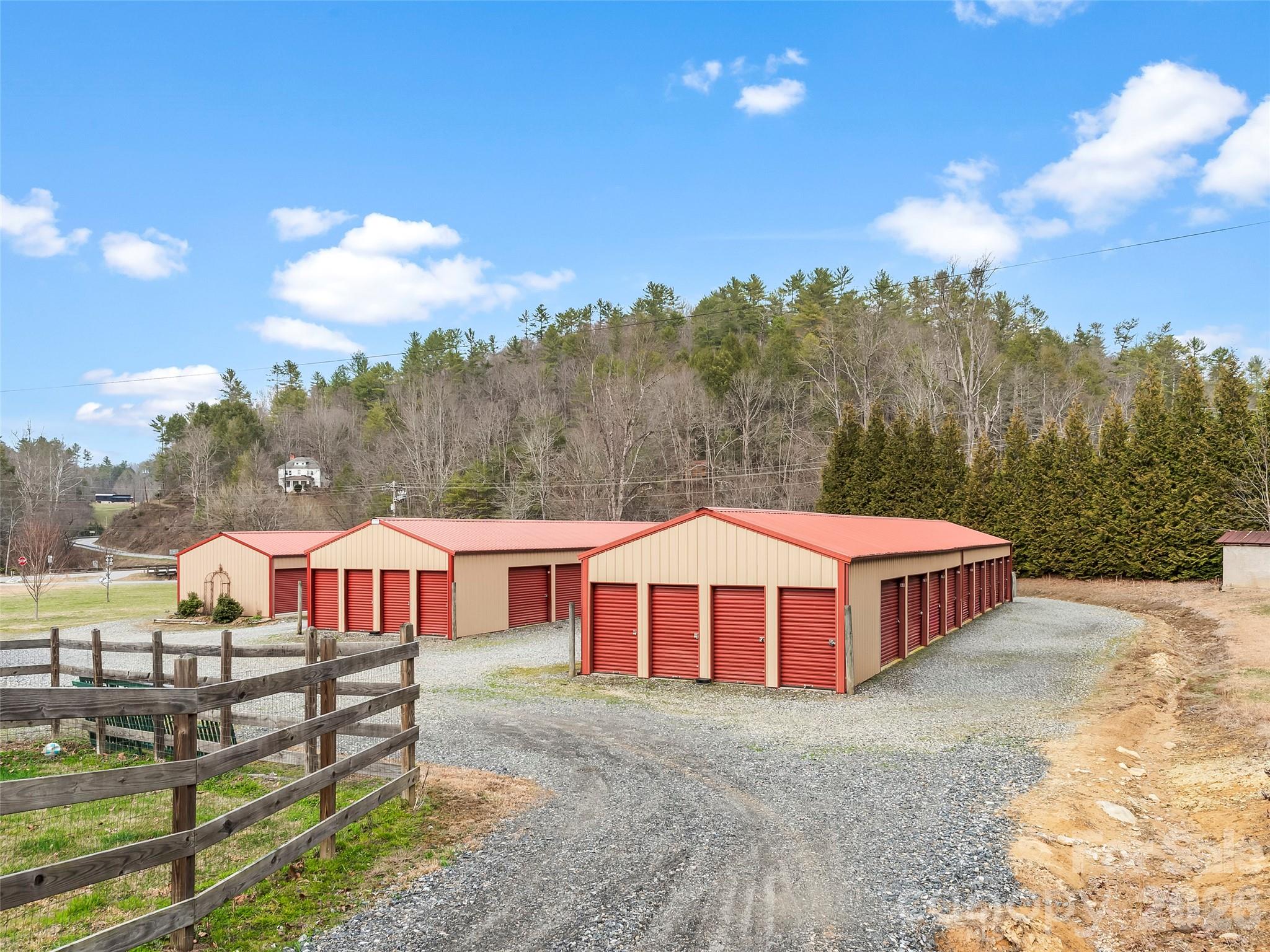 58 Gunter Town Road Marshall, NC 28753 - Photo 4 of 46