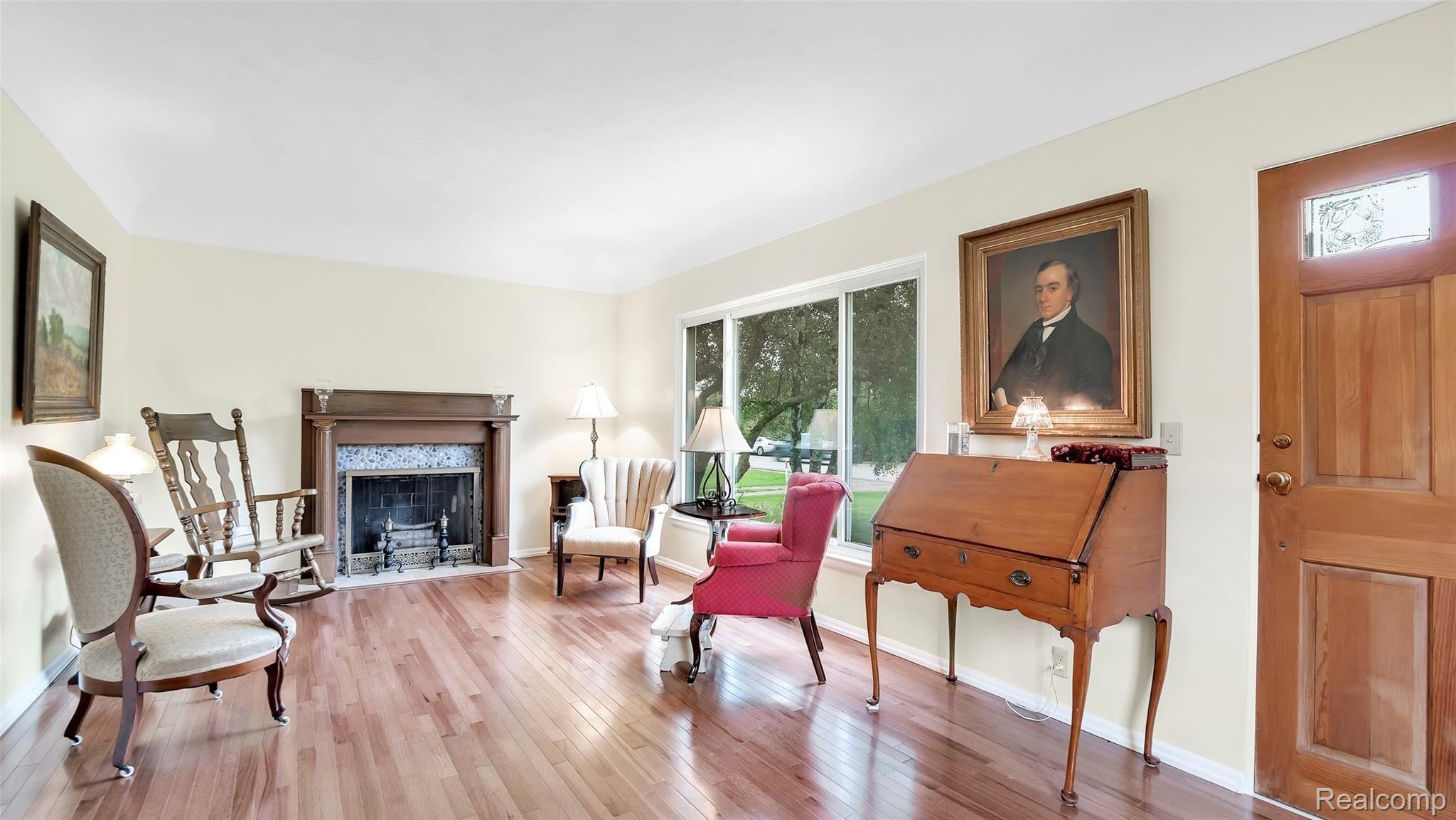 9165 Gd Blanc Road Gaines, MI 48436 - Photo 7 of 46 9165-Grand-Blanc-Rd-Gaines-MI-48436-windowstill-20.jpg