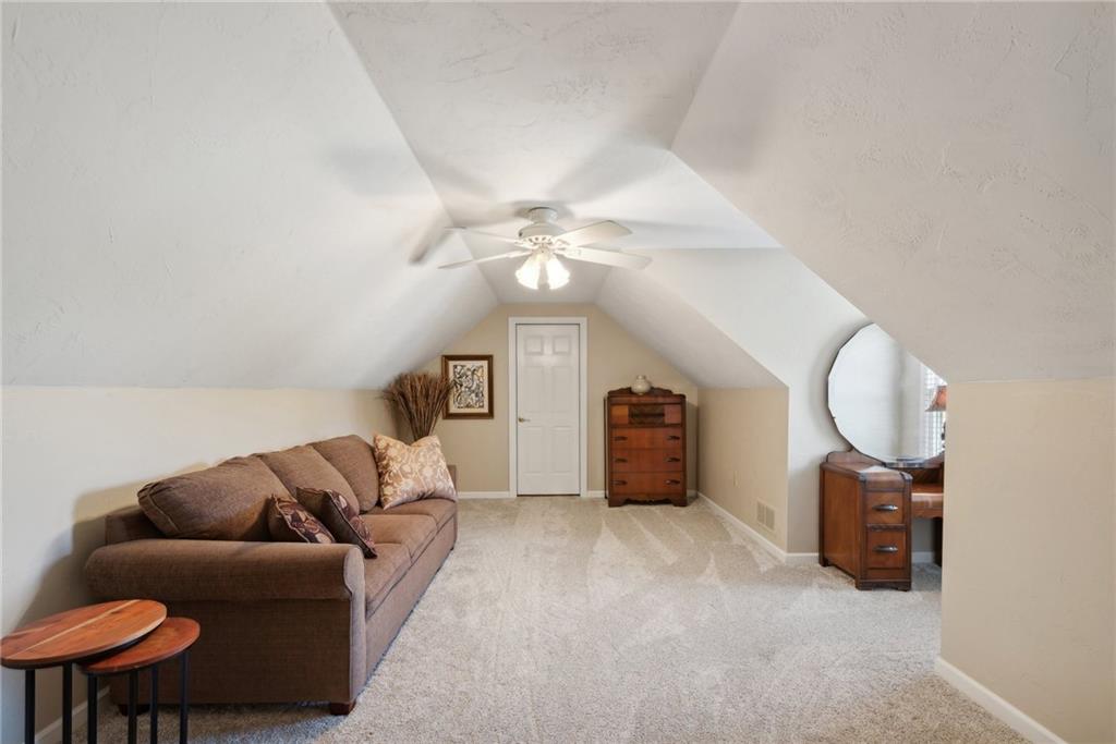 1107 Laurelview Drive Latrobe, PA 15650 - Photo 41 of 50 a living room with furniture