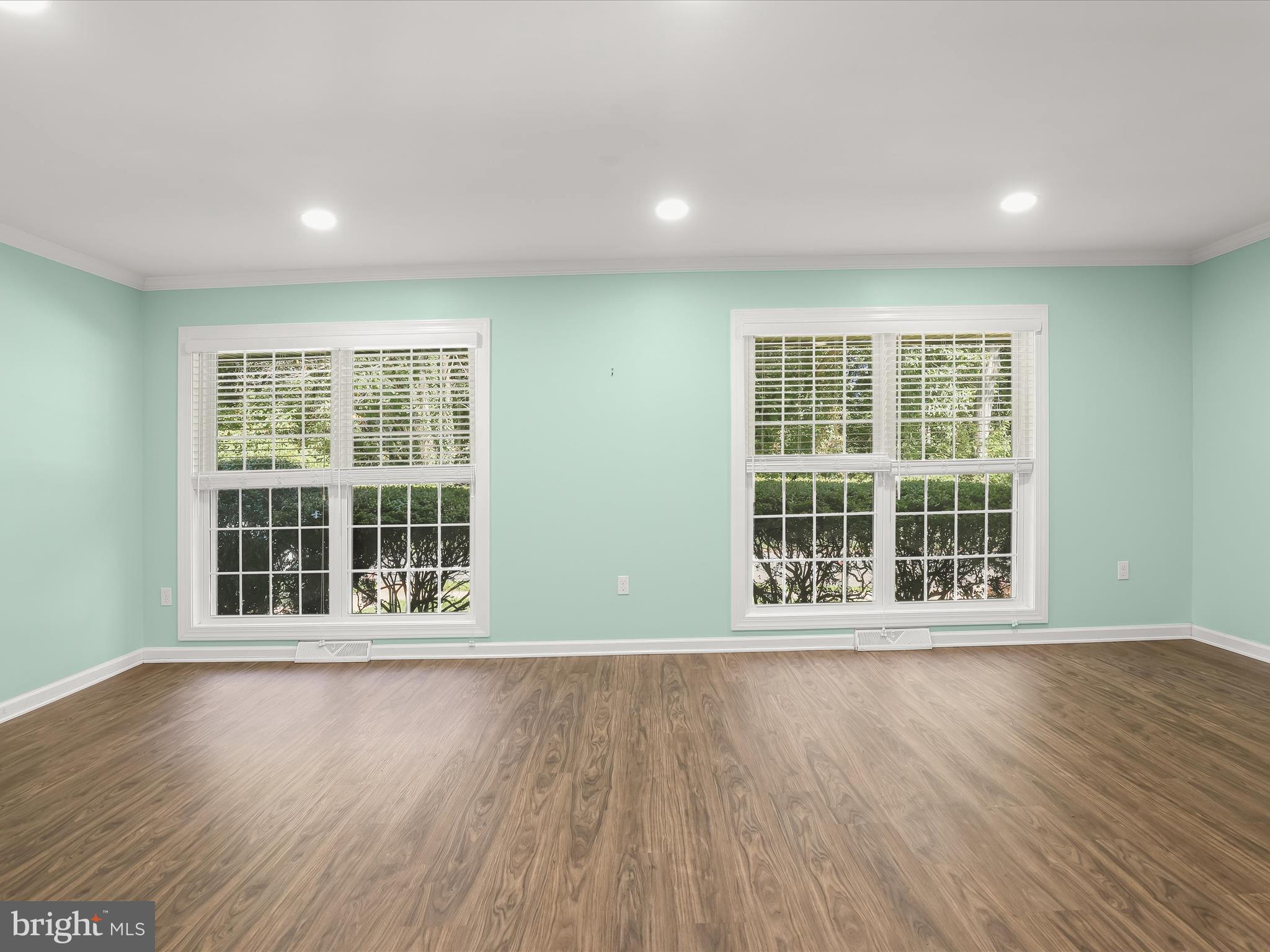 201 Suter Road Catonsville, MD 21228 - Photo 8 of 45 Living room