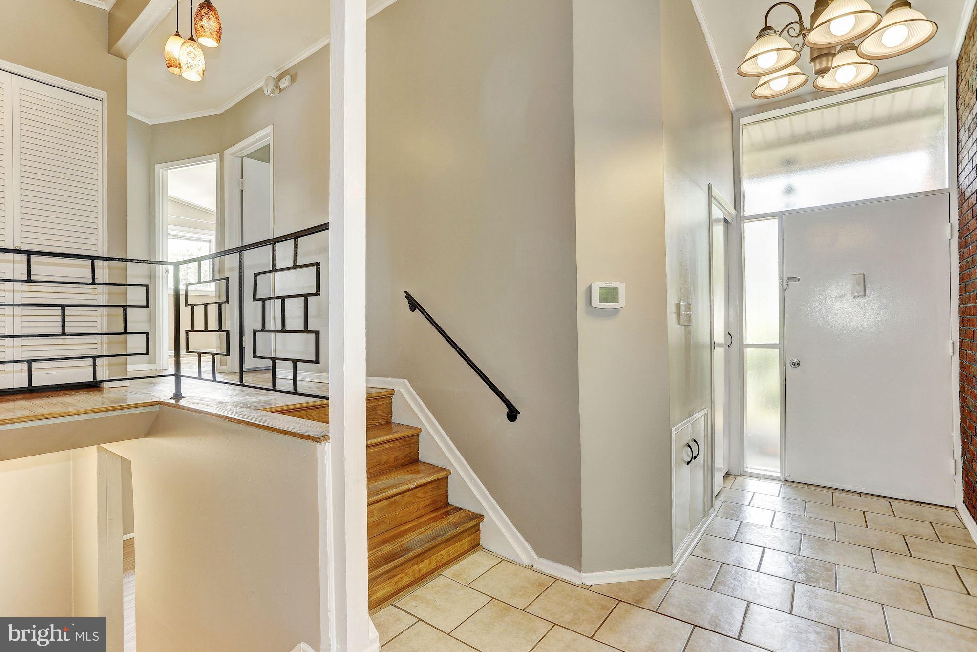 4722 Belle Forte Road Pikesville, MD 21208 - Photo 2 of 25 Foyer