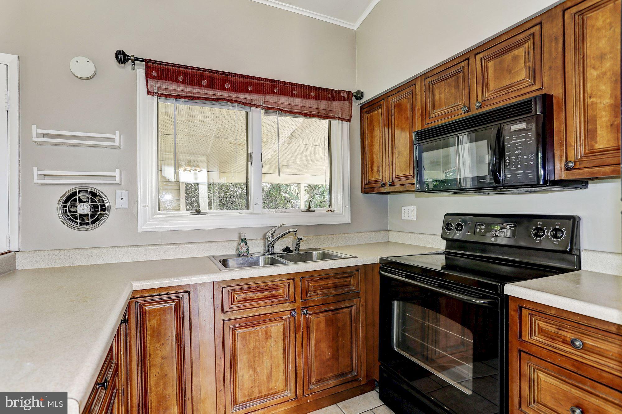 4722 Belle Forte Road Pikesville, MD 21208 - Photo 10 of 25 Kitchen