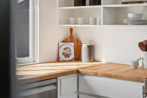 $1,950,000 | 484 Summit Avenue, Mill Valley, CA 94941