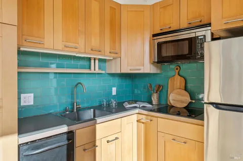 $1,950,000 | 484 Summit Avenue, Mill Valley, CA 94941