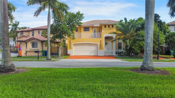 $969,999 | 6049 Southwest 165th Avenue, Miami, FL 33193