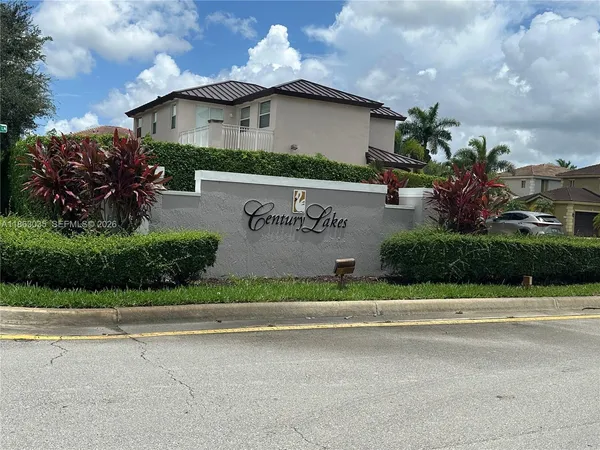 $969,999 | 6049 Southwest 165th Avenue, Miami, FL 33193