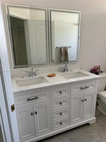 $1,030,000 | 6049 Southwest 165th Avenue, Miami, FL 33193