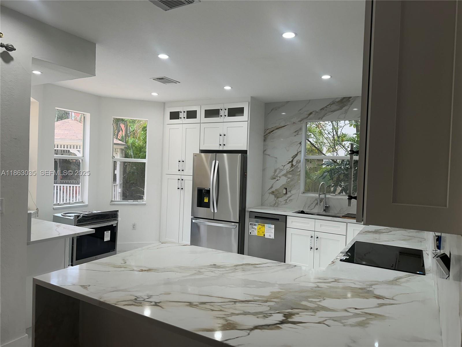 6049 Southwest 165th Avenue Miami, FL 33193 - Photo 3 of 47