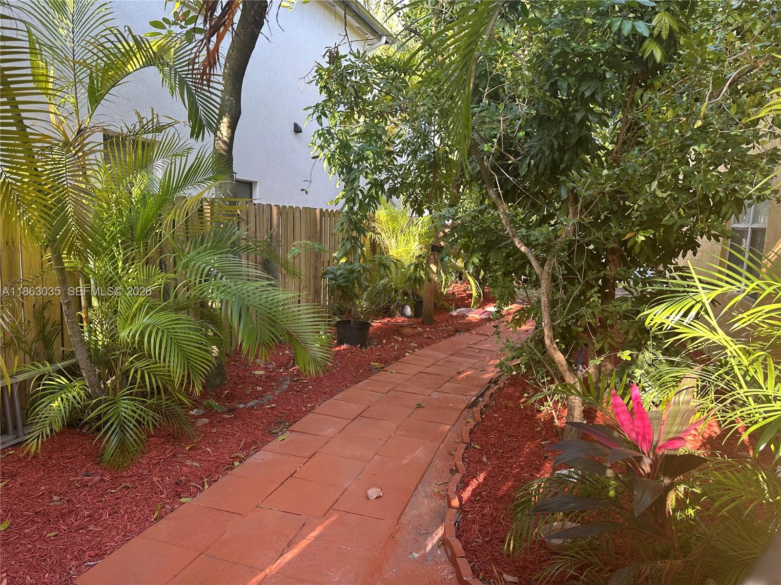 6049 Southwest 165th Avenue Miami, FL 33193 - Photo 31 of 49