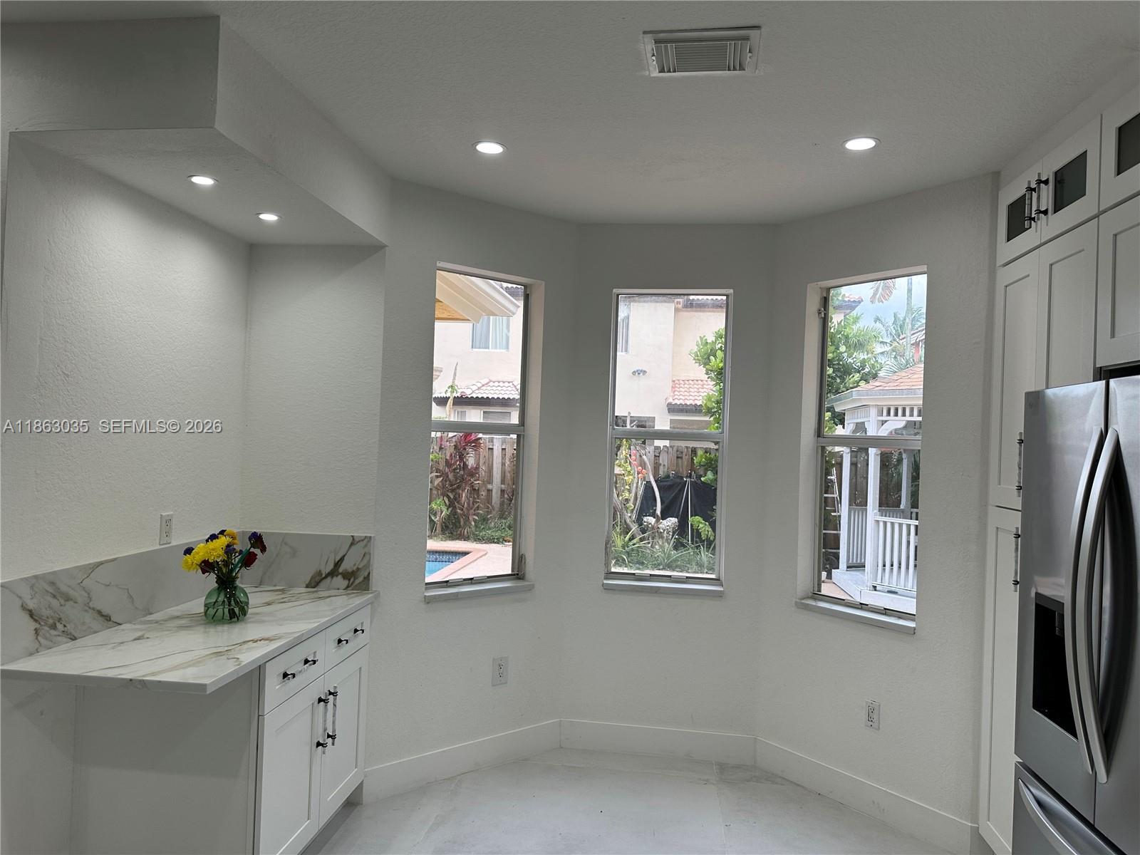 6049 Southwest 165th Avenue Miami, FL 33193 - Photo 4 of 49