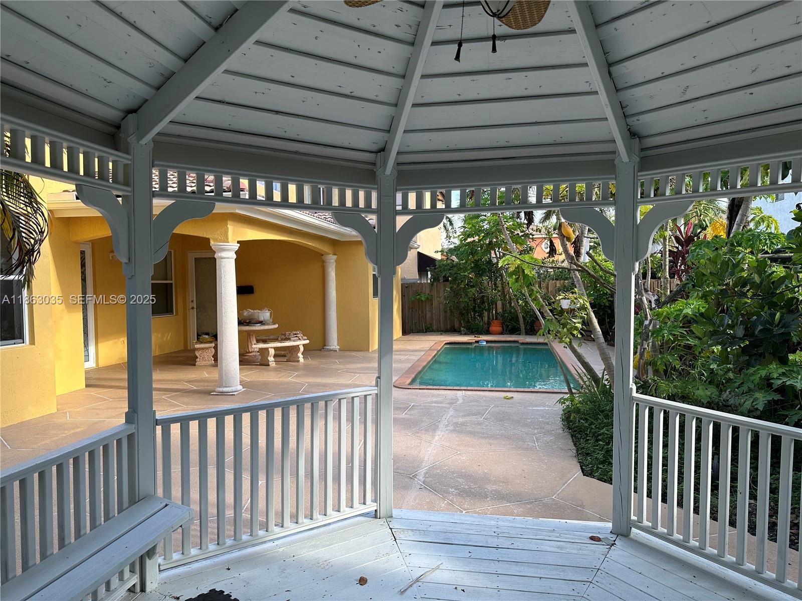 6049 Southwest 165th Avenue Miami, FL 33193 - Photo 43 of 47