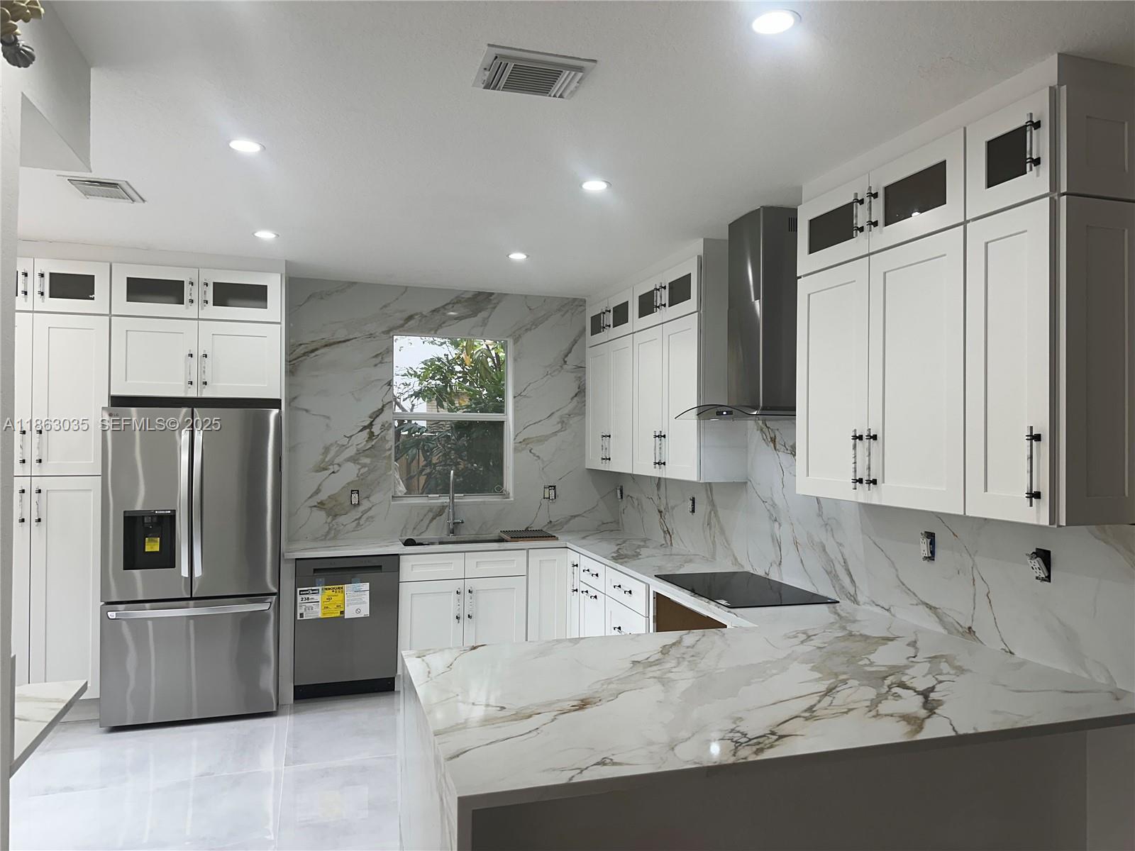 6049 Southwest 165th Avenue Miami, FL 33193 - Photo 6 of 47