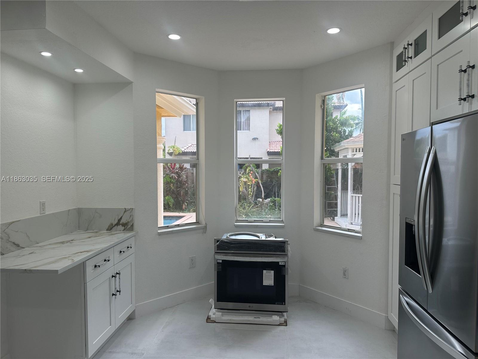 6049 Southwest 165th Avenue Miami, FL 33193 - Photo 7 of 47