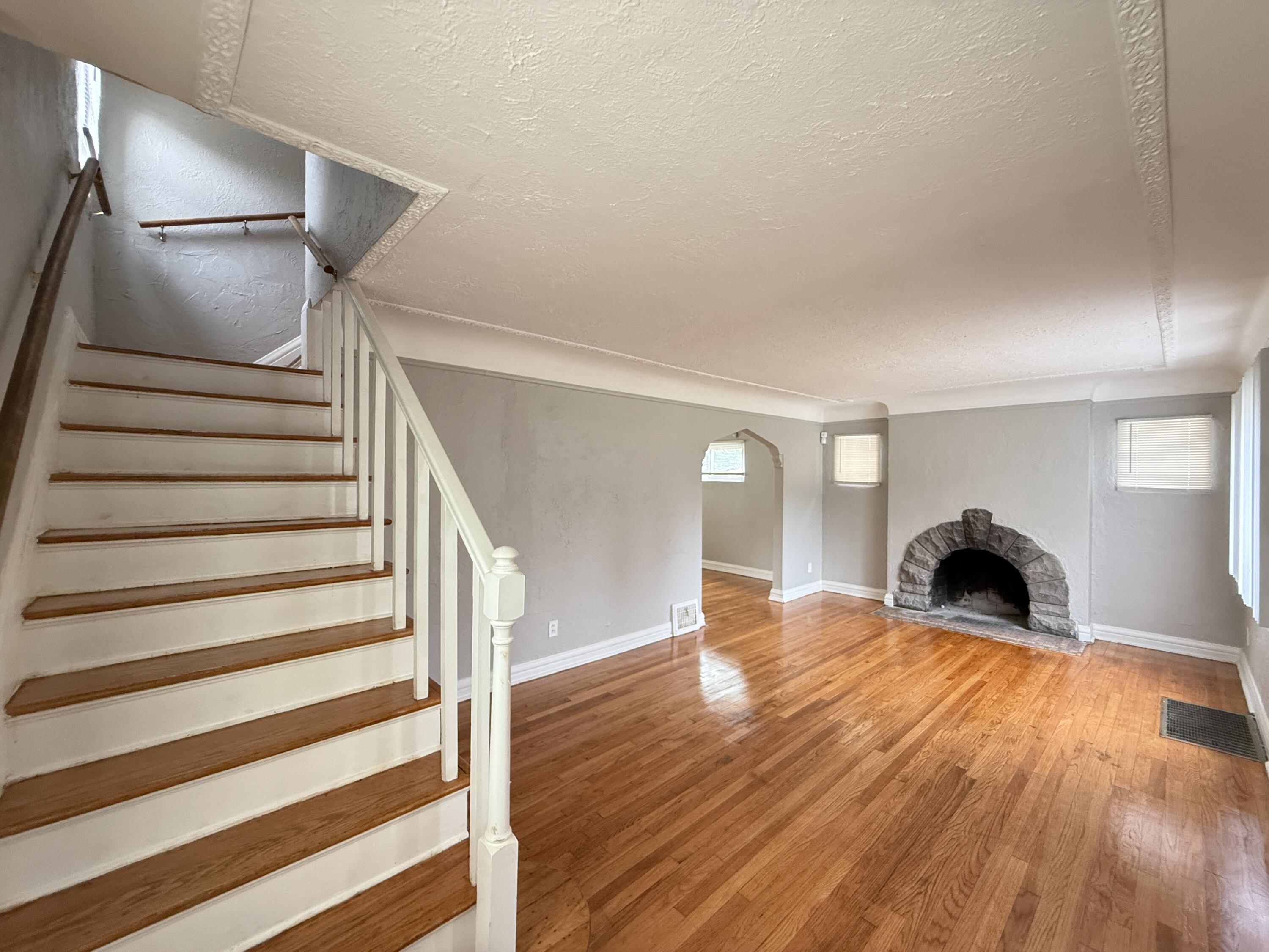 4605 Devonshire Road Detroit, MI 48224 - Photo 2 of 10 IMG_6381