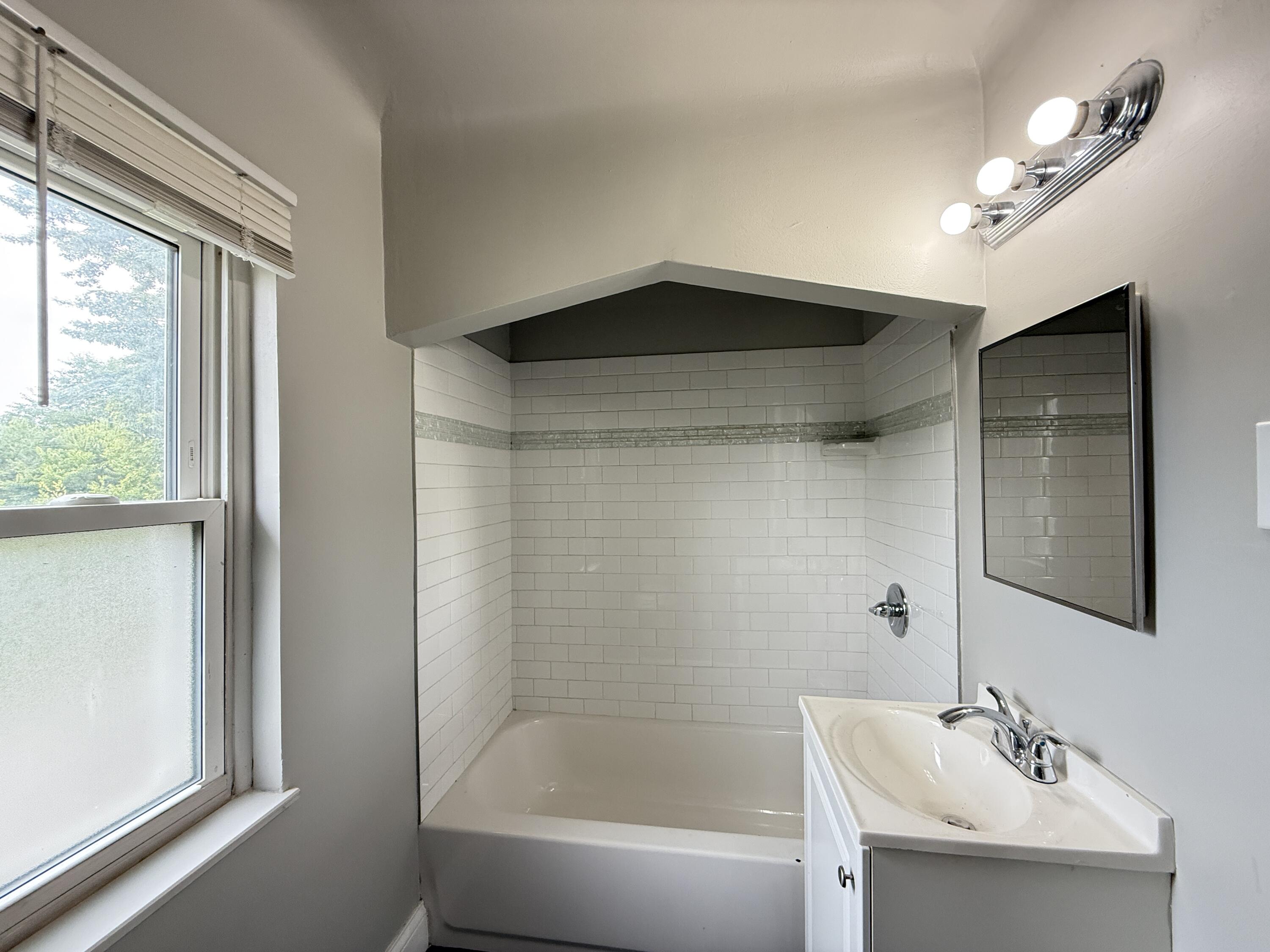 4605 Devonshire Road Detroit, MI 48224 - Photo 7 of 10 IMG_6367