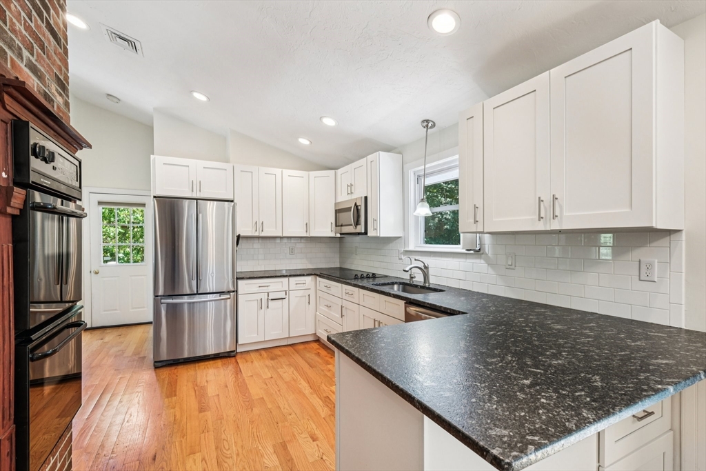 225 Flanders Road Westborough, MA 01581 - Photo 7 of 26 Gallery Image 7