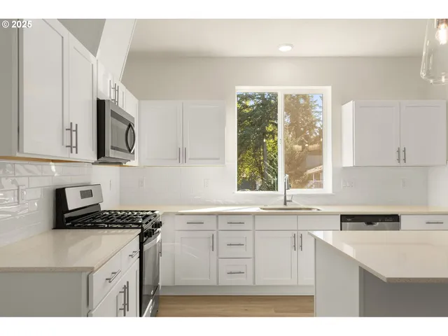 $539,850 | 18902 Southwest Hazelwood Lane, Unit L13, Beaverton, OR 97078