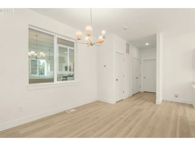 $539,850 | 18902 Southwest Hazelwood Lane, Unit L13, Beaverton, OR 97078