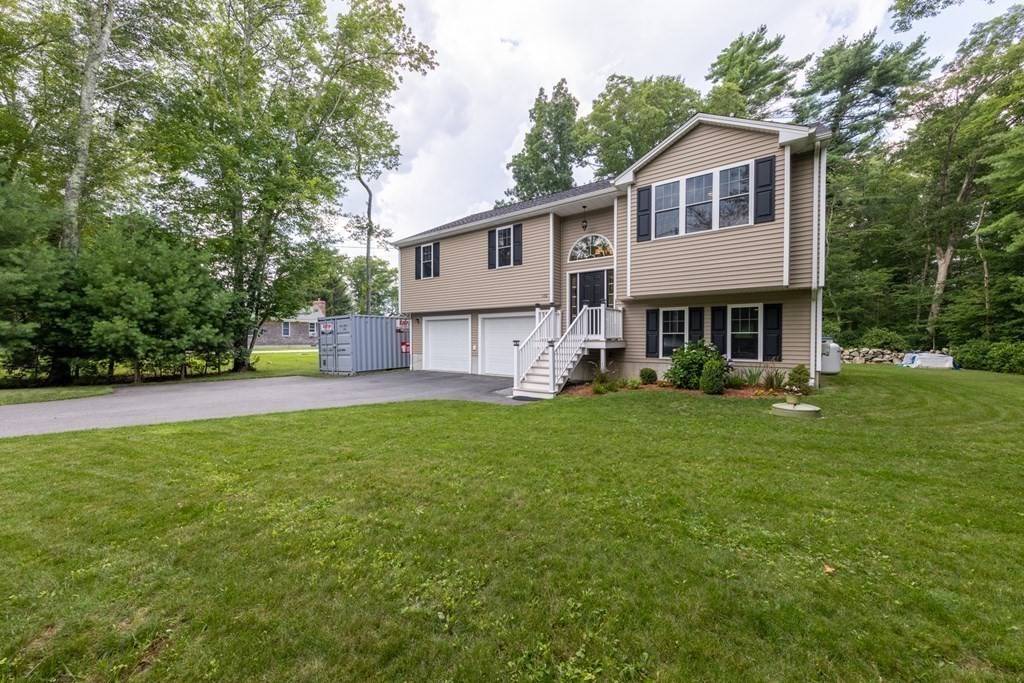 430 Reed Road Dartmouth, MA 02747 - Photo 3 of 39