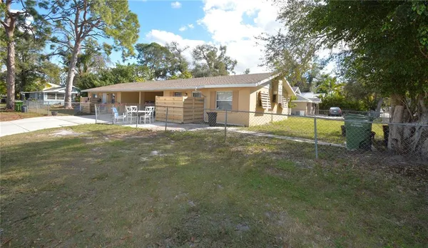 $525,000 | 2100 9th Street, Sarasota, FL 34237