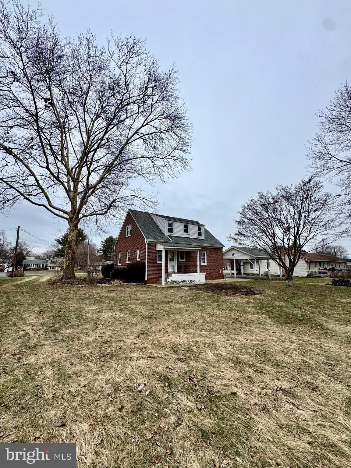 927 Hamilton Street Carlisle, PA 17013 - Photo 4 of 23