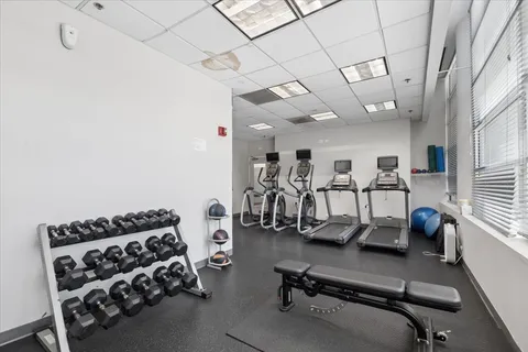 $439,900 | 330 West Grand Avenue, Unit 1707, Chicago, IL 60654