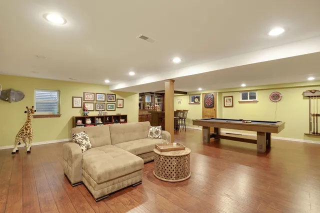 $5,000 | 11400 Burr Oak Lane, Burr Ridge, IL 60527