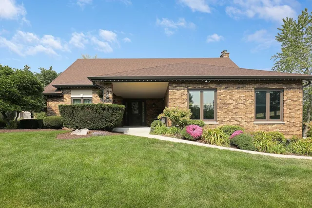 $5,000 | 11400 Burr Oak Lane, Burr Ridge, IL 60527