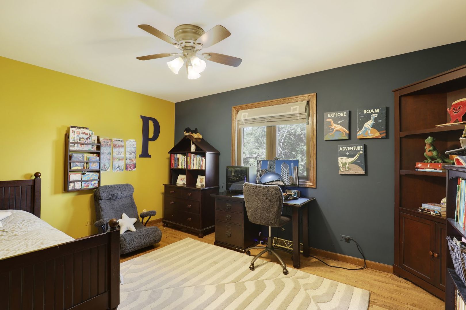 11400 Burr Oak Lane Burr Ridge, IL 60527 - Photo 24 of 40 a workspace with furniture