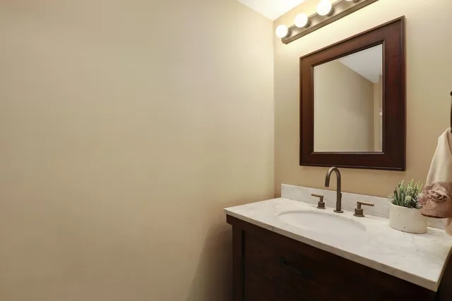 $5,000 | 11400 Burr Oak Lane, Burr Ridge, IL 60527