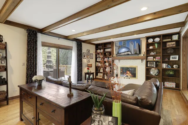 $5,000 | 11400 Burr Oak Lane, Burr Ridge, IL 60527