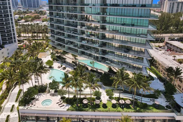 $25,000 | 18975 Collins Avenue, Unit 2703, Sunny Isles Beach, FL 33160