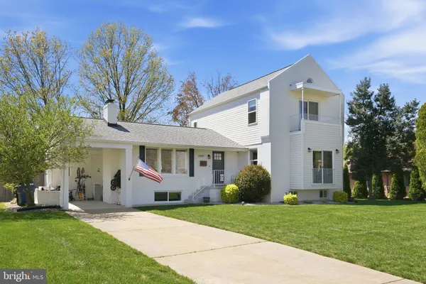 $934,900 | 2209 Rollins Drive, Alexandria, VA 22307