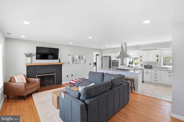 $934,900 | 2209 Rollins Drive, Alexandria, VA 22307