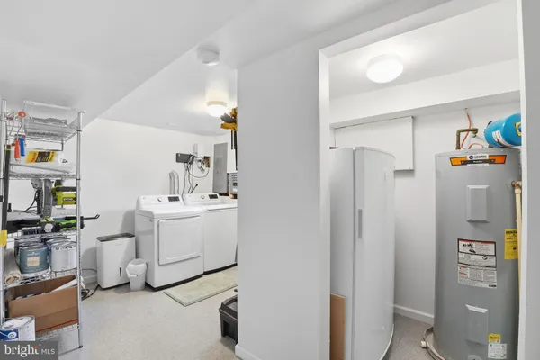 $934,900 | 2209 Rollins Drive, Alexandria, VA 22307
