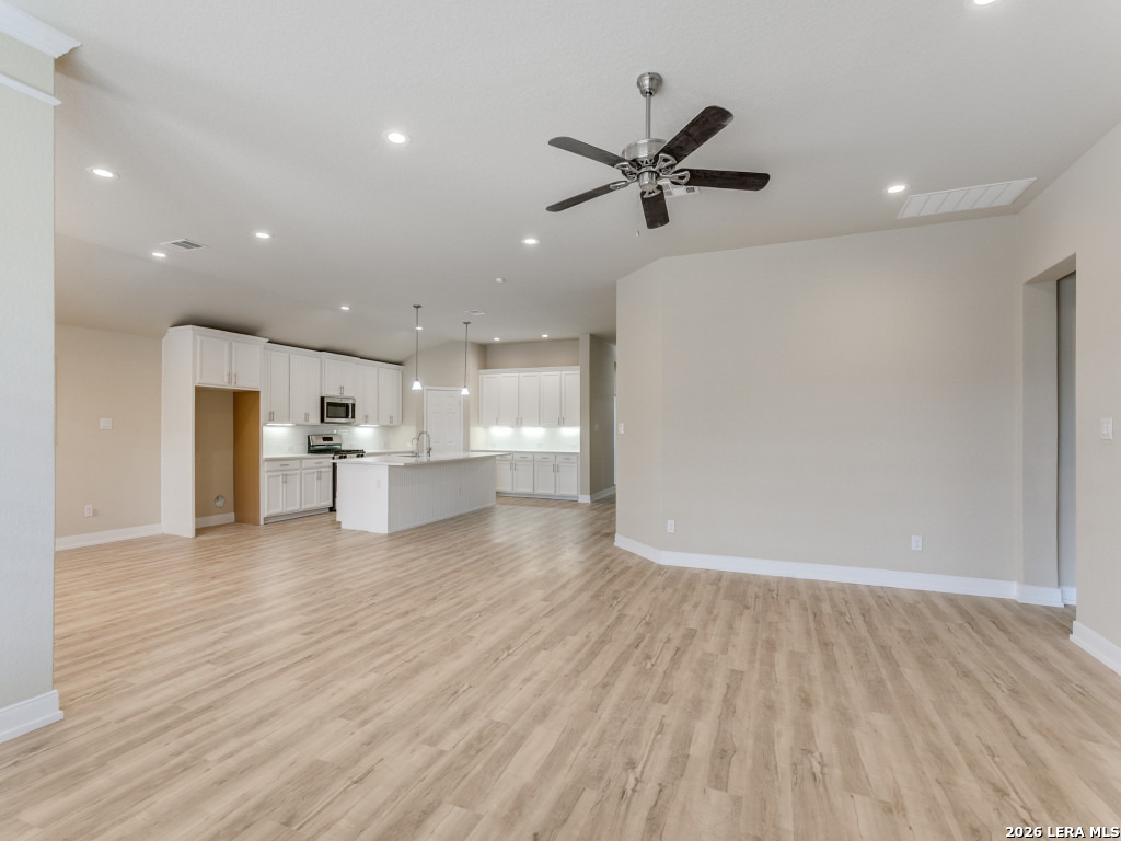 615 Ridge Branch Drive New Braunfels, TX 78130 - Photo 9 of 31