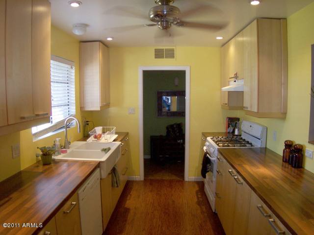 4642 East Granada Road Phoenix, AZ 85008 - Photo 4 of 15 KITCHEN
