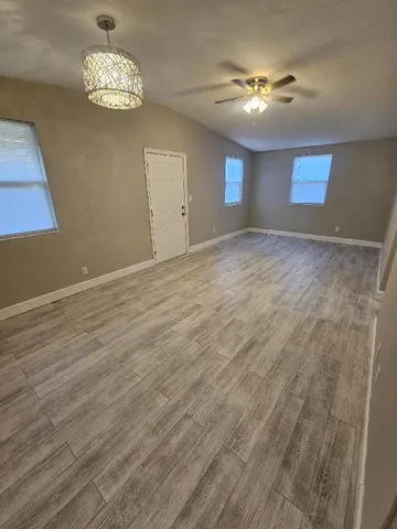 $1,200 | 703 West Veterans Drive, Perry, FL 32347