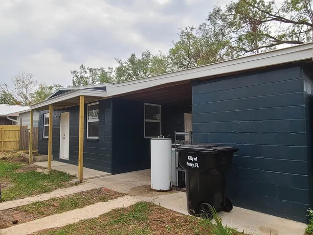 $1,200 | 703 West Veterans Drive, Perry, FL 32347