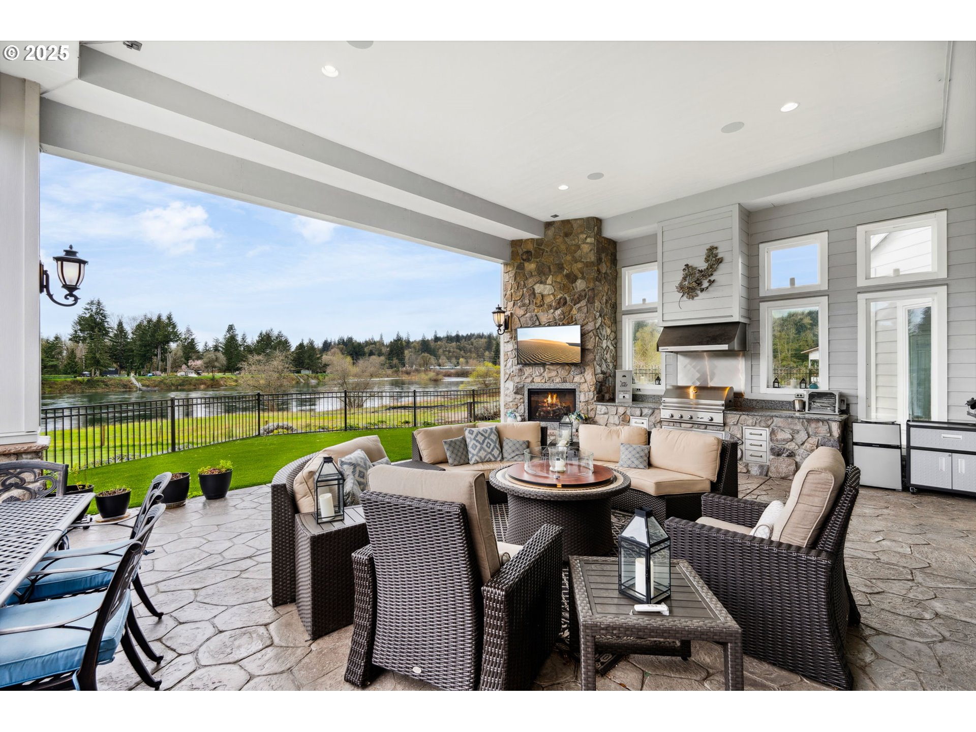 2567 Lewis River Road Woodland, WA 98674 - Photo 33 of 45