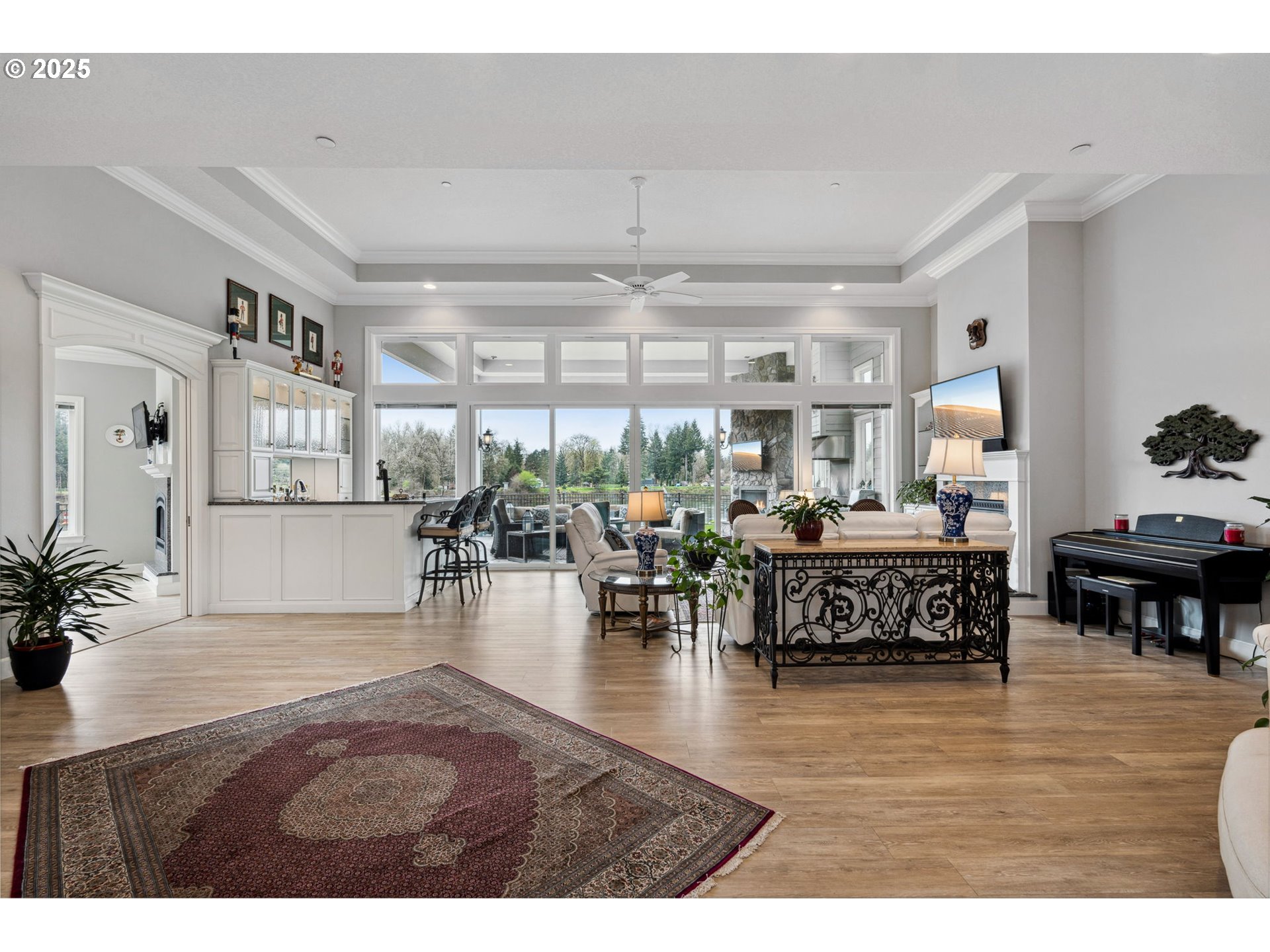 2567 Lewis River Road Woodland, WA 98674 - Photo 6 of 45 Living Room/Entrance