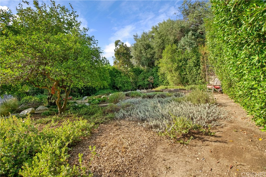 3045 Gertrude Avenue La Crescenta, CA 91214 - Photo 37 of 39