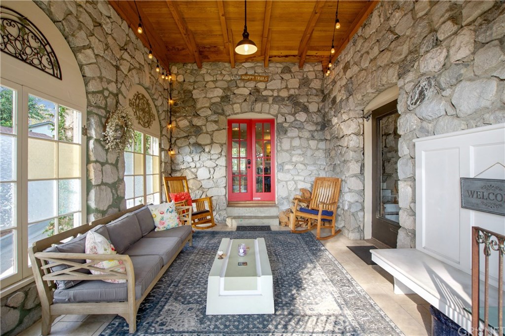 3045 Gertrude Avenue La Crescenta, CA 91214 - Photo 5 of 39