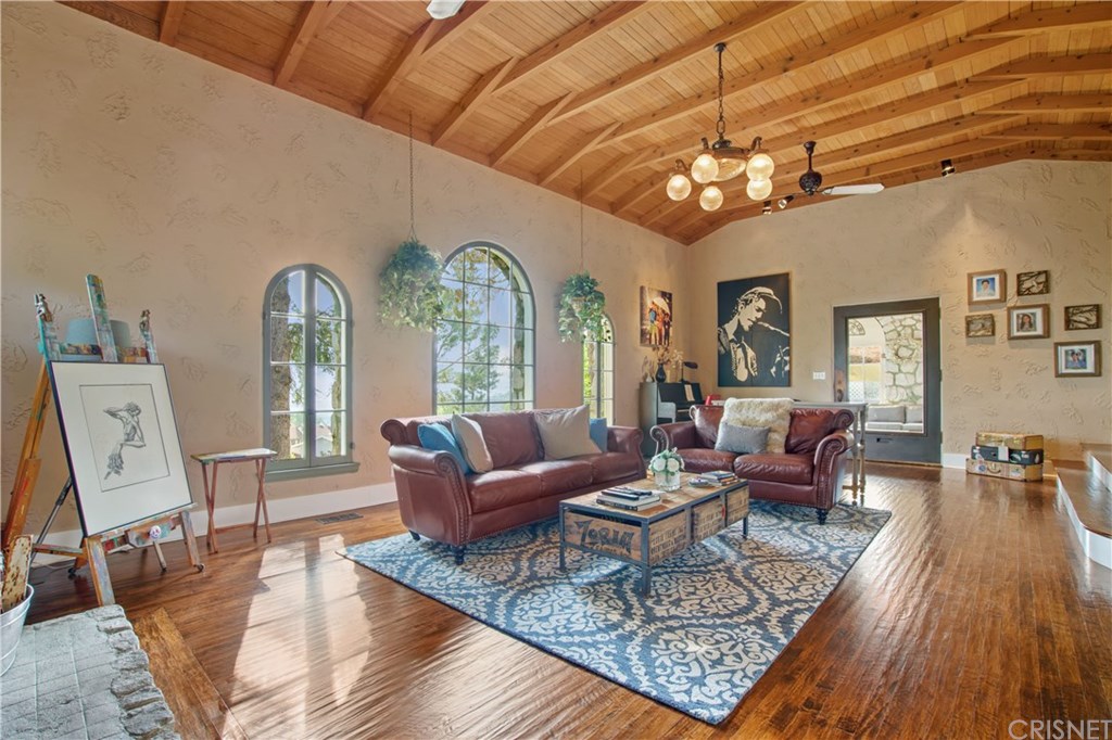 3045 Gertrude Avenue La Crescenta, CA 91214 - Photo 6 of 39