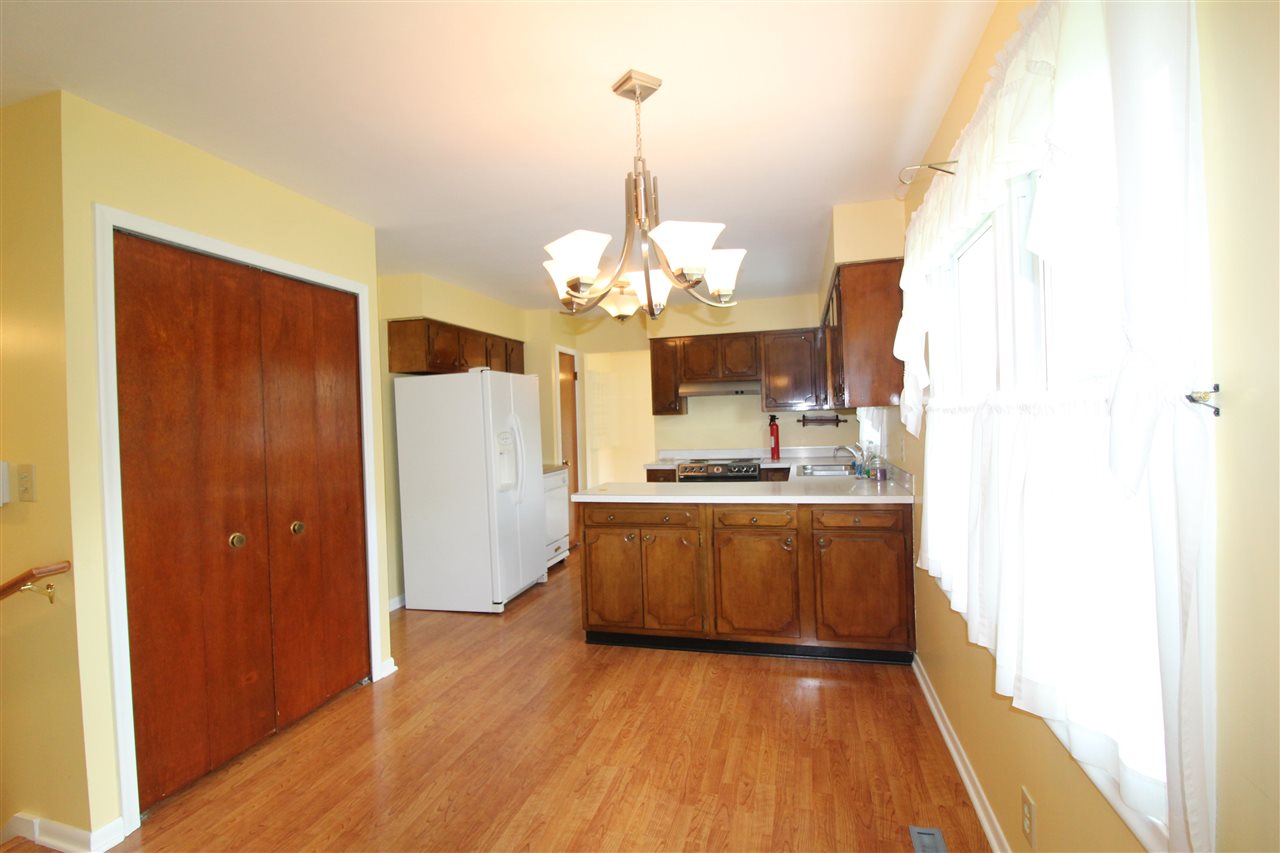 6496 Calkins Road Flint, MI 48532 - Photo 8 of 21 31384311-7.JPG