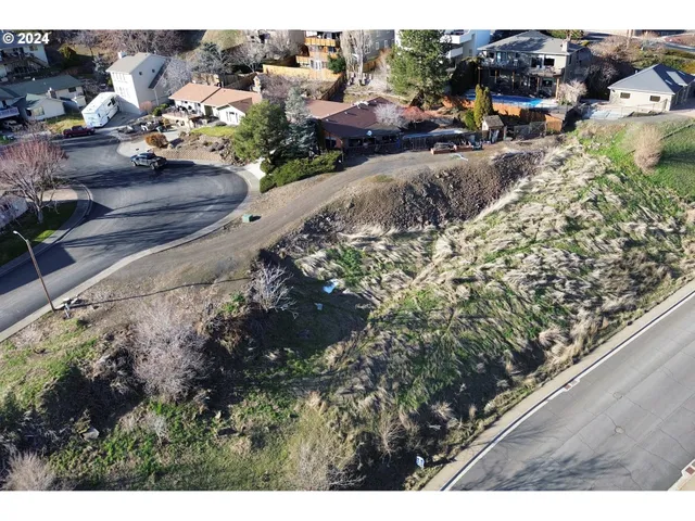 a view of a outdoor space