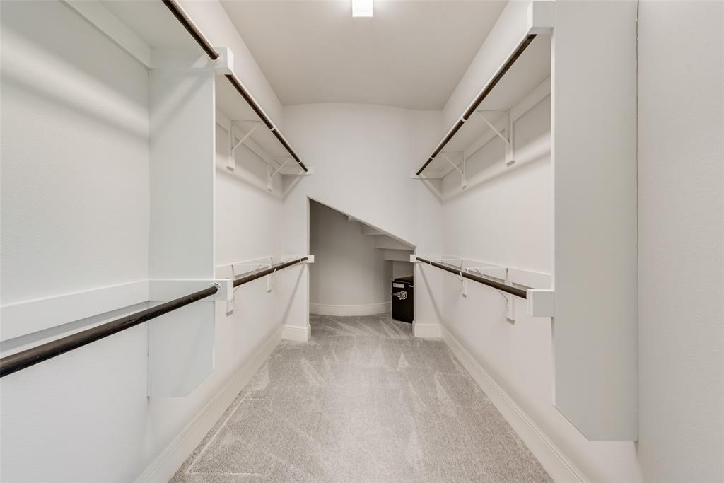 2341 Haft River Road Frisco, TX 75034 - Photo 26 of 36 Walk in closet featuring light carpet